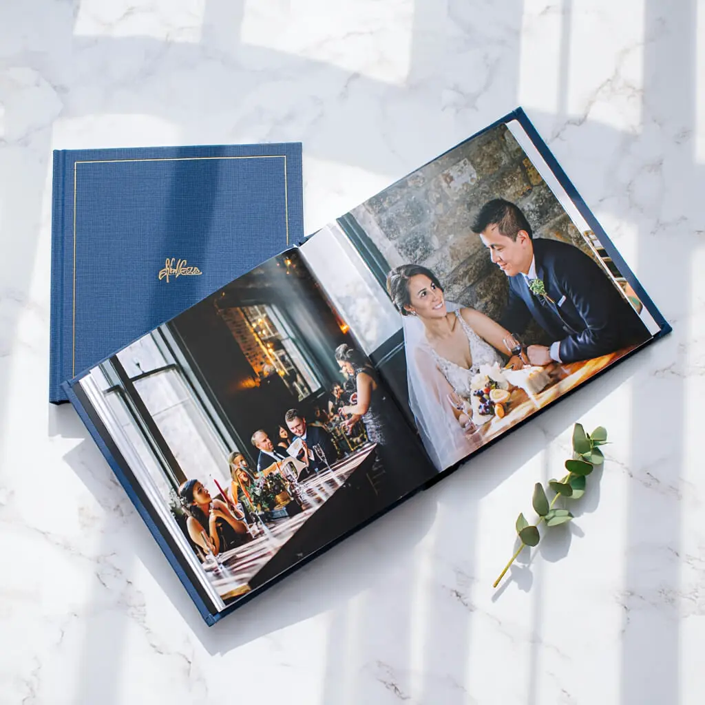 Custom photo album with layflat pages